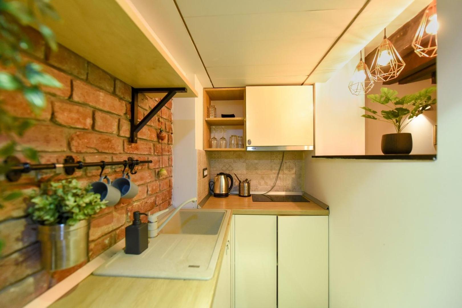 Central Comfort - Duplex-Style Studios On Regina Elisabeta Бухарест Номер фото
