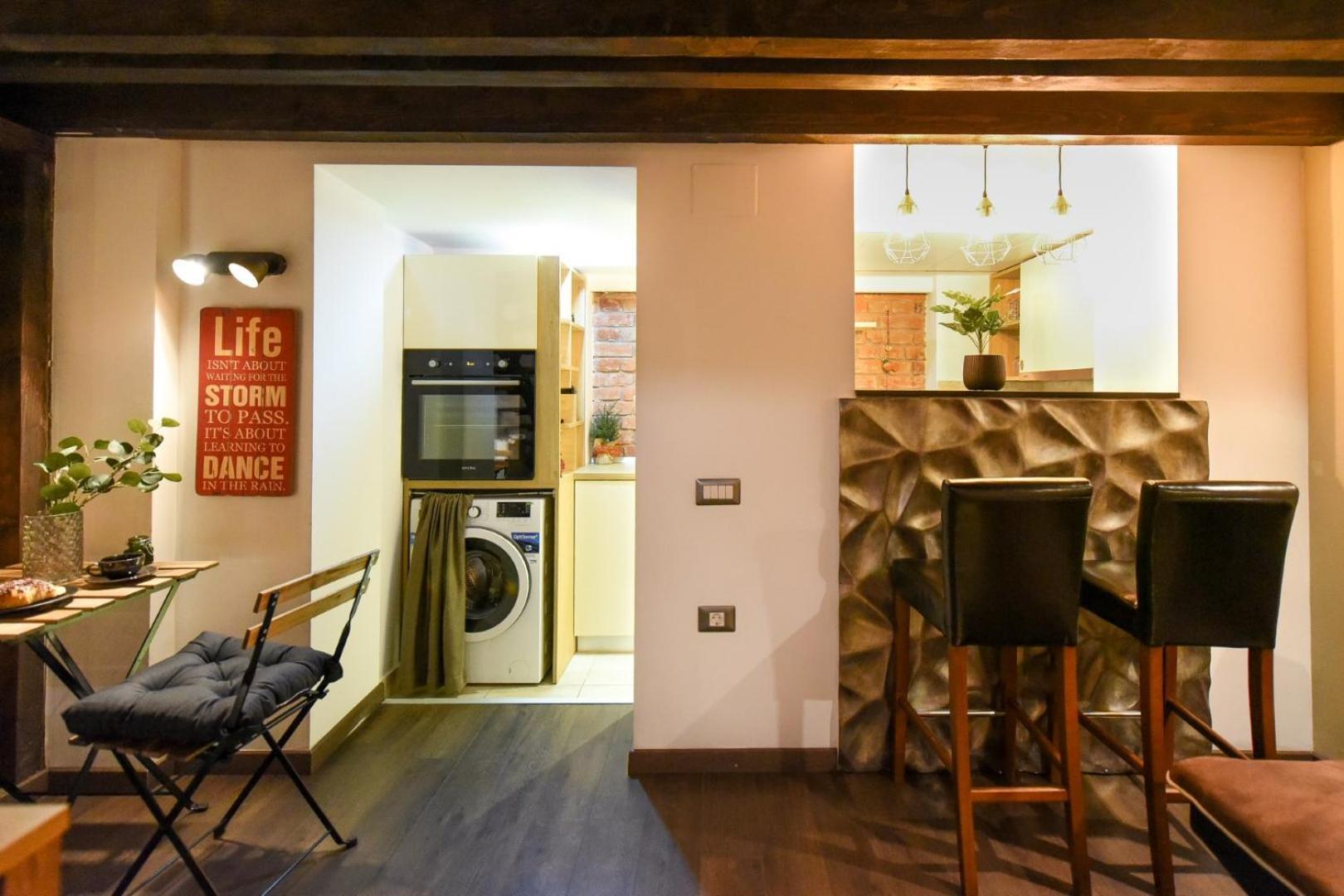 Central Comfort - Duplex-Style Studios On Regina Elisabeta Бухарест Номер фото