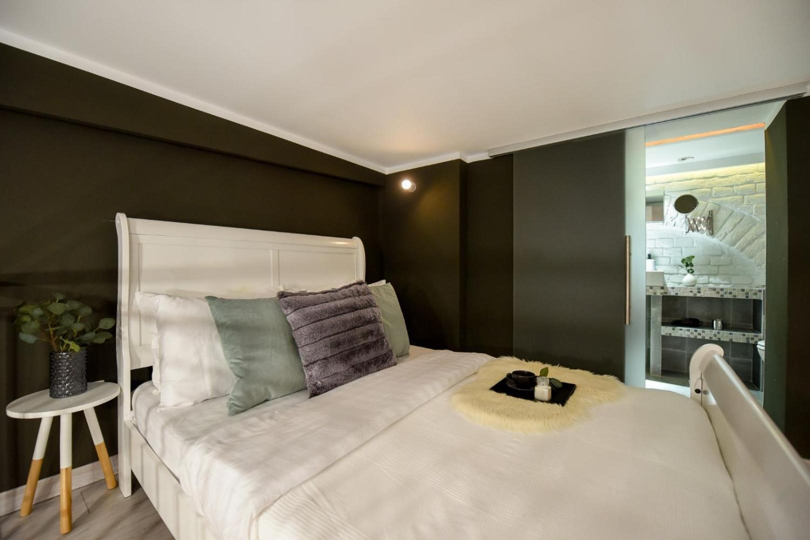Central Comfort - Duplex-Style Studios On Regina Elisabeta Бухарест Номер фото