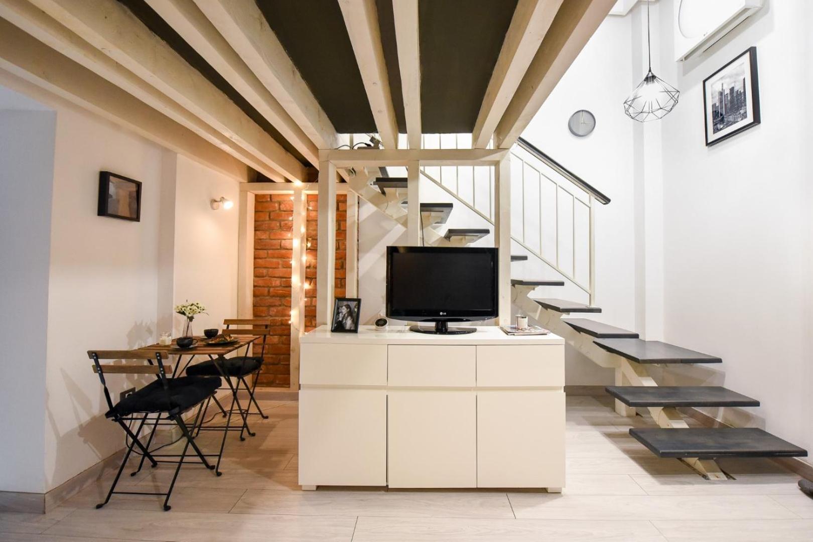 Central Comfort - Duplex-Style Studios On Regina Elisabeta Бухарест Номер фото