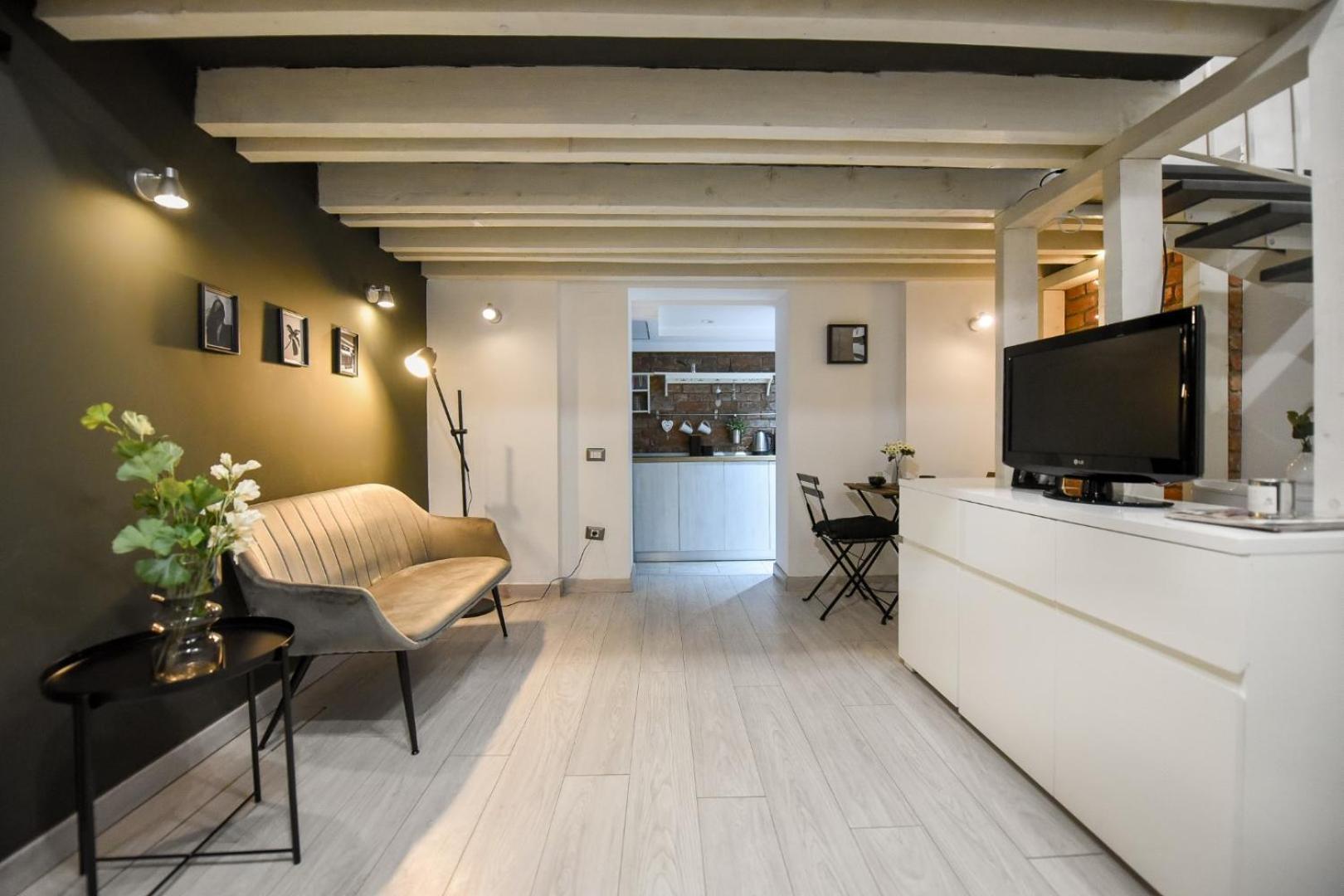Central Comfort - Duplex-Style Studios On Regina Elisabeta Бухарест Номер фото